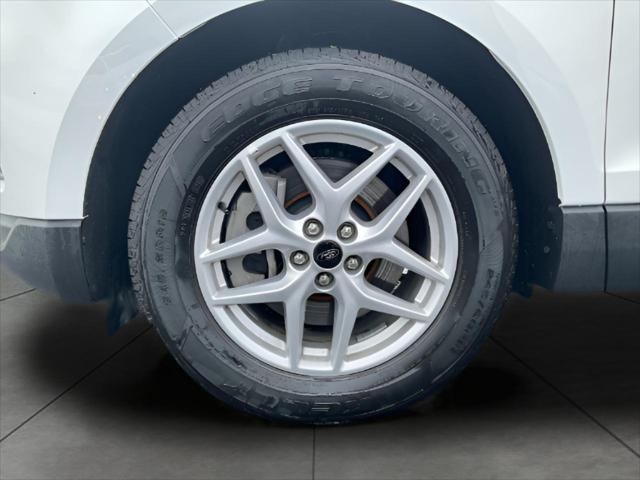 used 2024 Ford Edge car, priced at $25,997