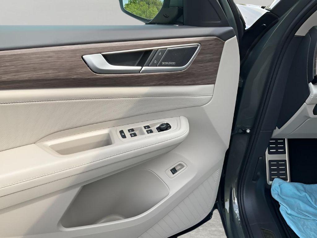 new 2026 Volkswagen Atlas car, priced at $55,181