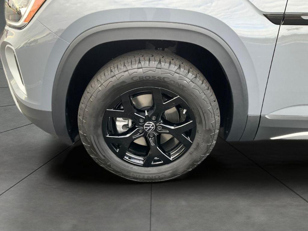 new 2026 Volkswagen Atlas car, priced at $49,264