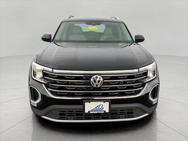 new 2024 Volkswagen Atlas car, priced at $46,915