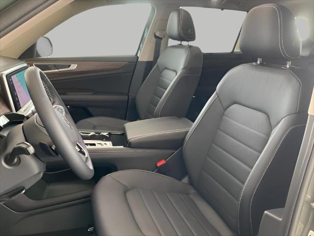 new 2025 Volkswagen Atlas car, priced at $49,072
