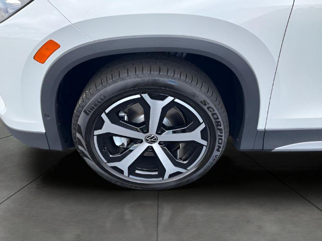 new 2025 Volkswagen Tiguan car, priced at $36,821