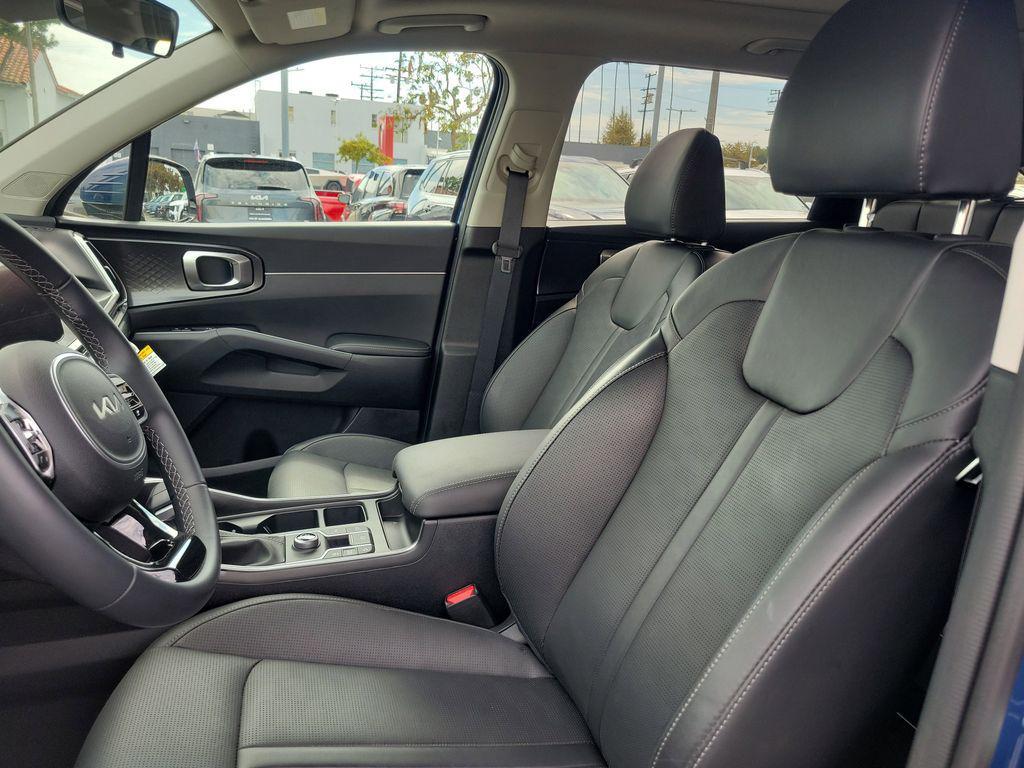 used 2025 Kia Sorento car, priced at $31,269