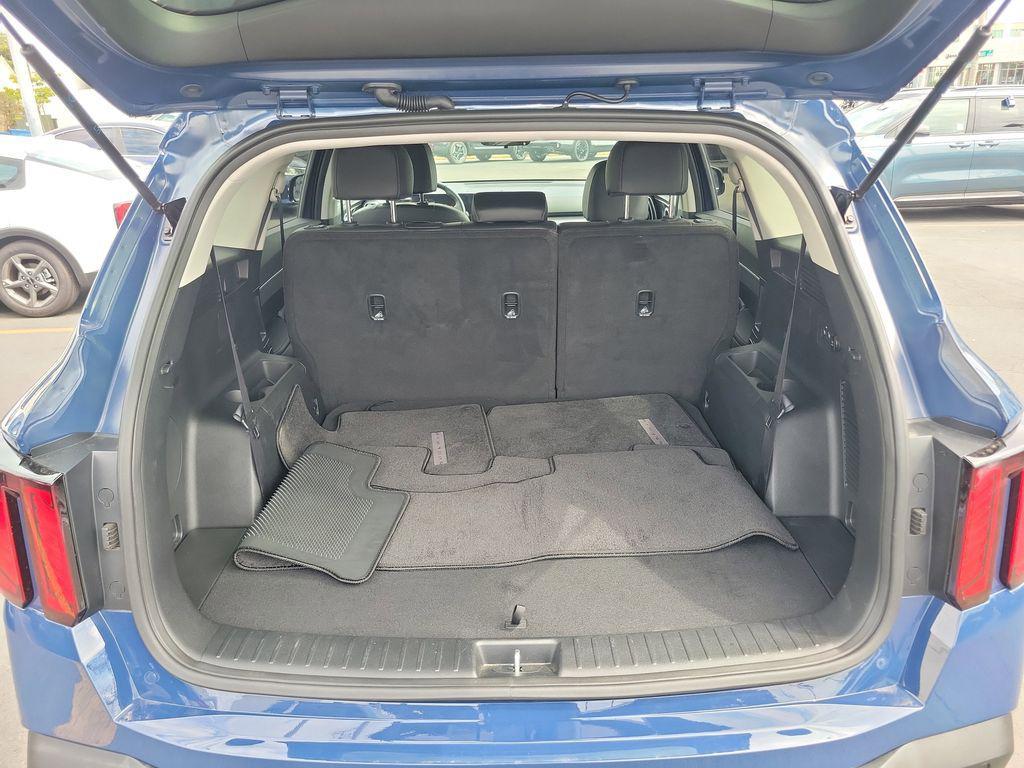 used 2025 Kia Sorento car, priced at $31,269