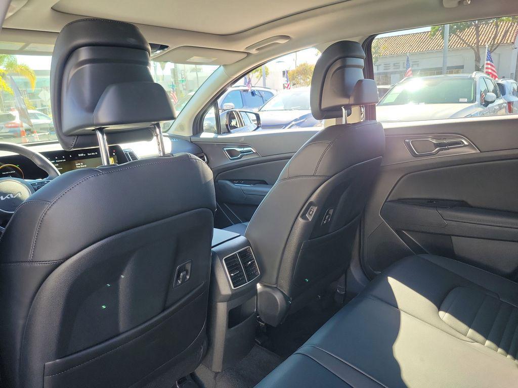 used 2025 Kia Sportage Hybrid car, priced at $35,411