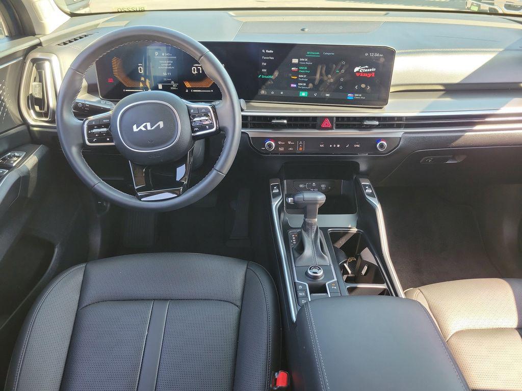 used 2025 Kia Sorento car, priced at $31,747