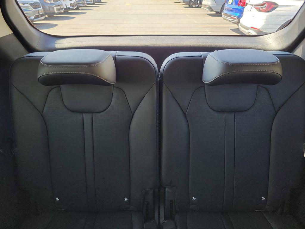 used 2025 Kia Sorento car, priced at $31,747