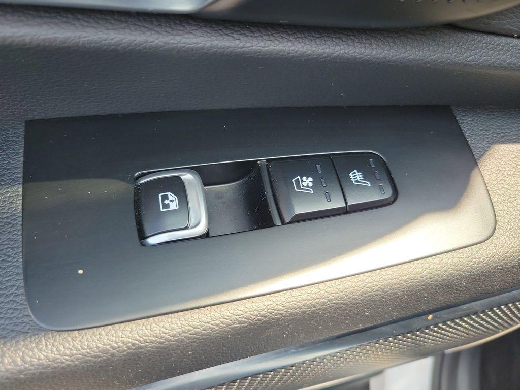 used 2024 Kia Telluride car, priced at $38,843