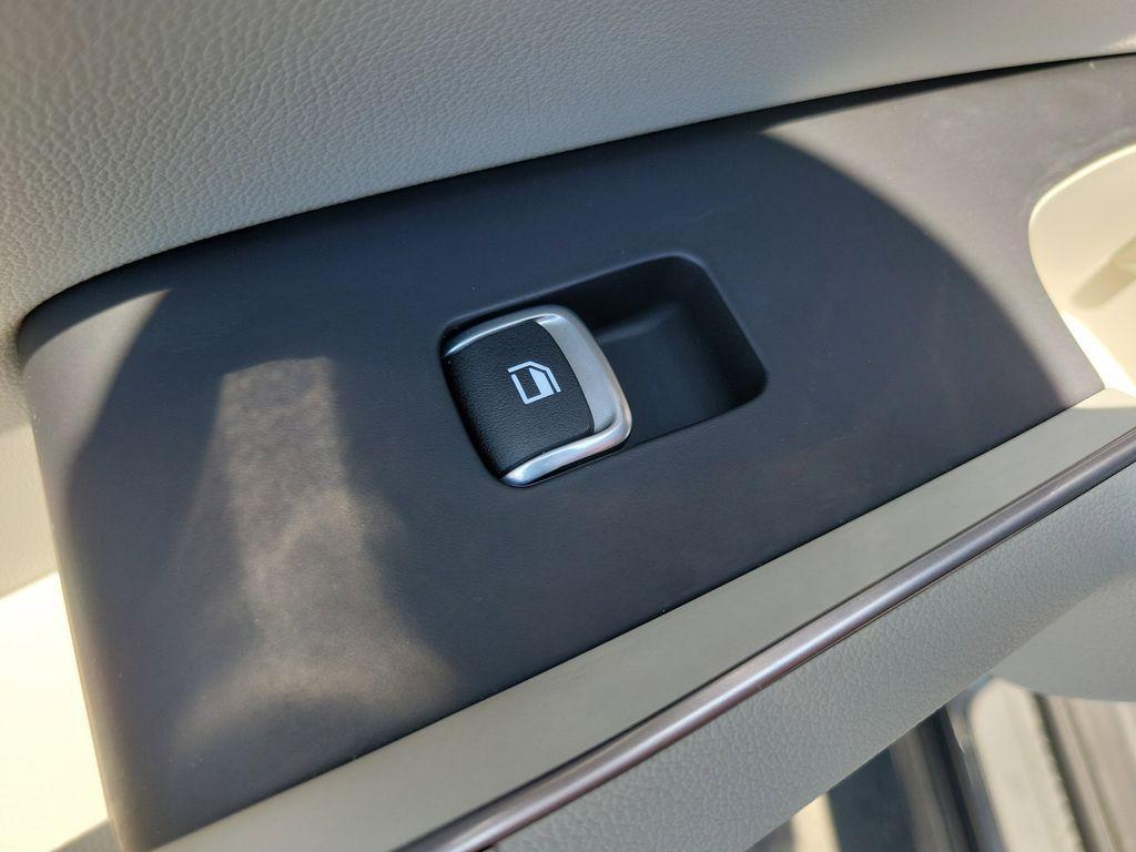 used 2021 Kia Sorento car, priced at $21,428