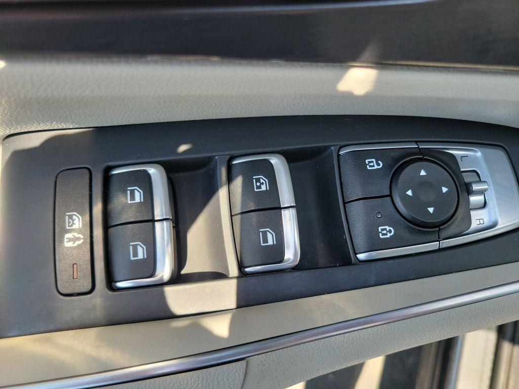 used 2021 Kia Sorento car, priced at $21,428