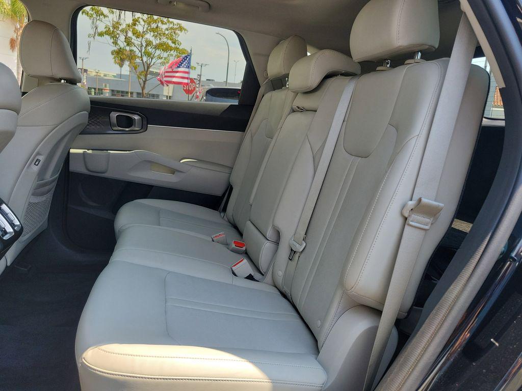 used 2021 Kia Sorento car, priced at $21,428
