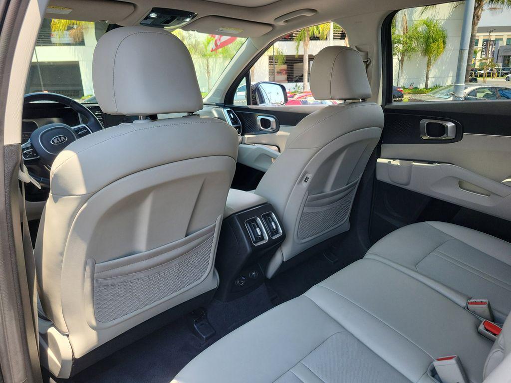 used 2021 Kia Sorento car, priced at $21,428