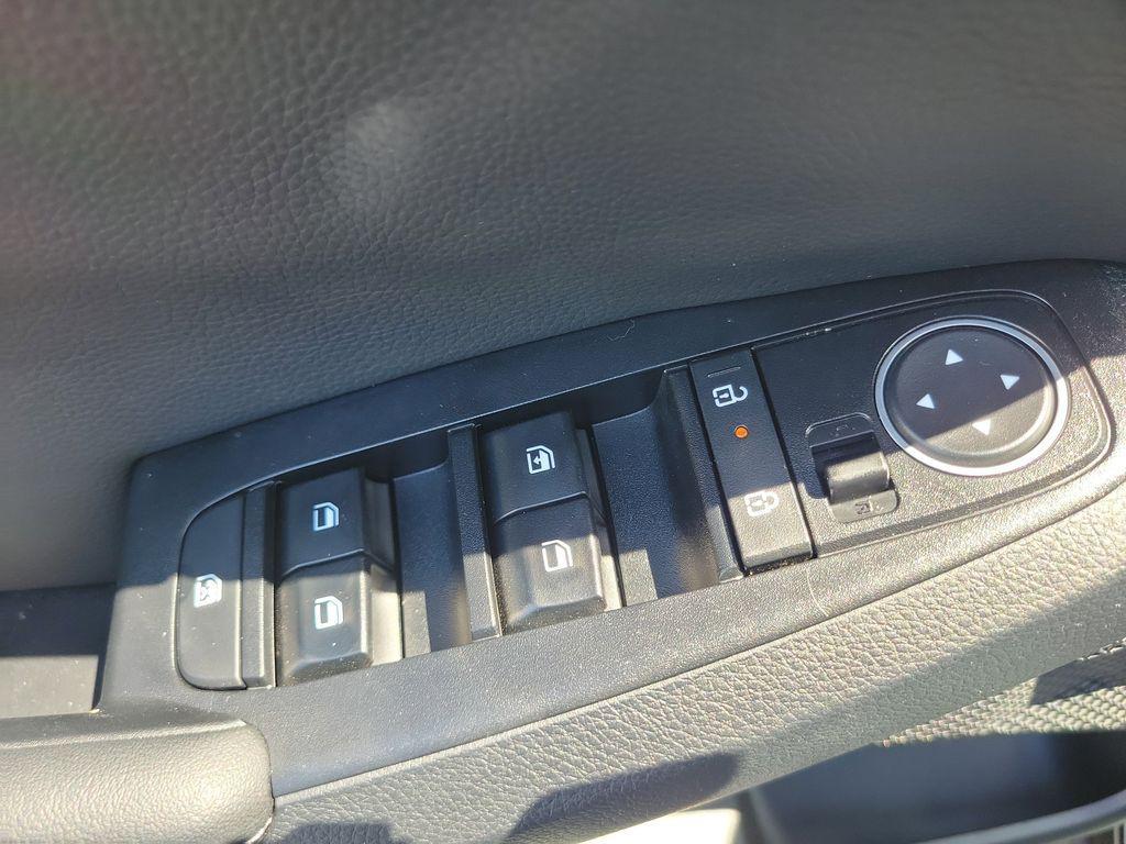 used 2024 Kia Seltos car, priced at $23,392