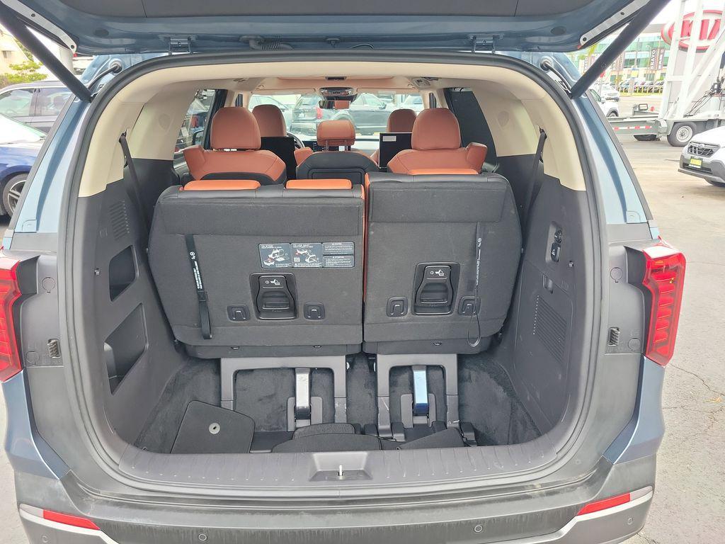 used 2025 Kia Carnival car, priced at $46,741