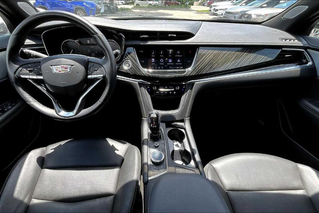 used 2023 Cadillac XT6 car, priced at $37,656