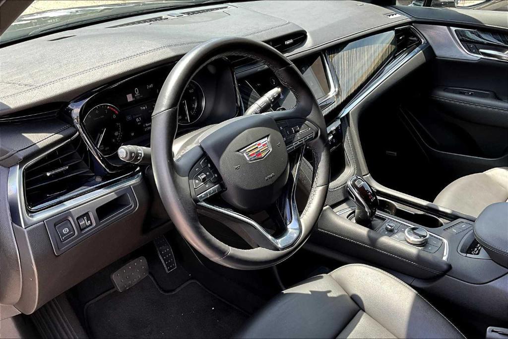 used 2023 Cadillac XT6 car, priced at $37,656