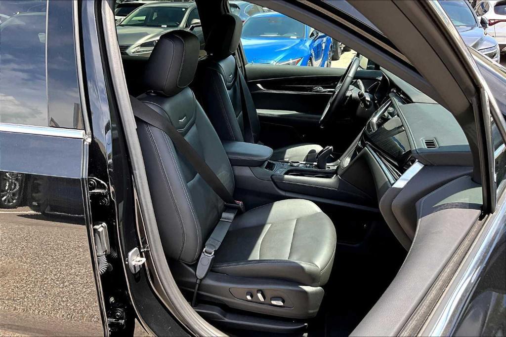 used 2023 Cadillac XT6 car, priced at $37,656