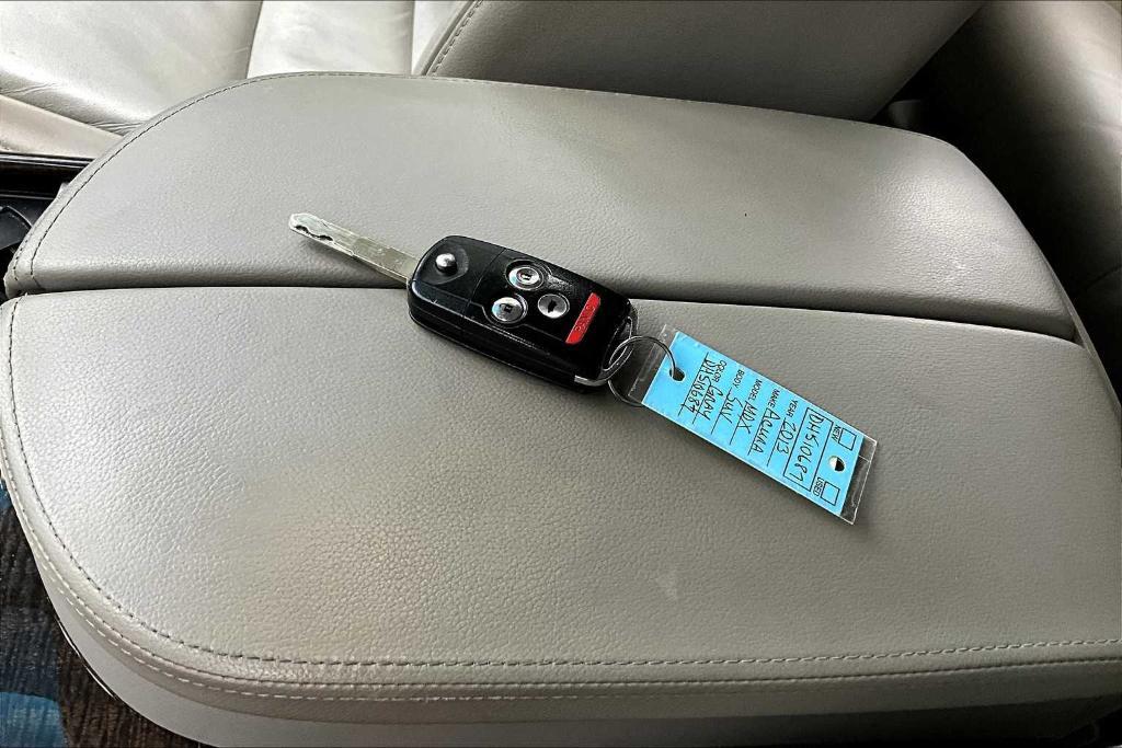 used 2013 Acura MDX car, priced at $13,807