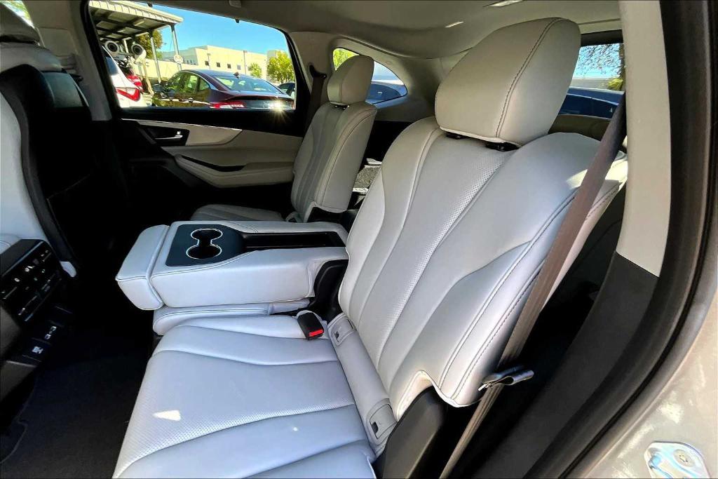 used 2023 Acura MDX car, priced at $38,950