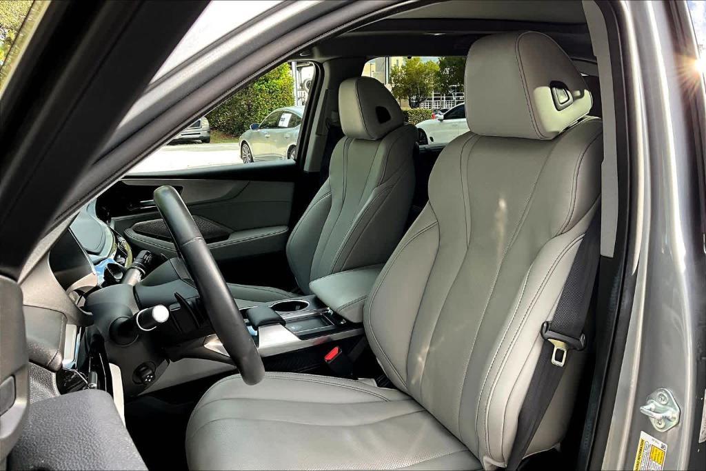 used 2023 Acura MDX car, priced at $41,555