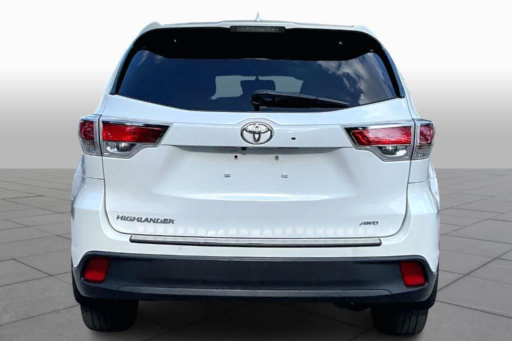 used 2016 Toyota Highlander car, priced at $18,950