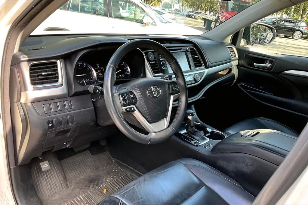 used 2016 Toyota Highlander car, priced at $18,950