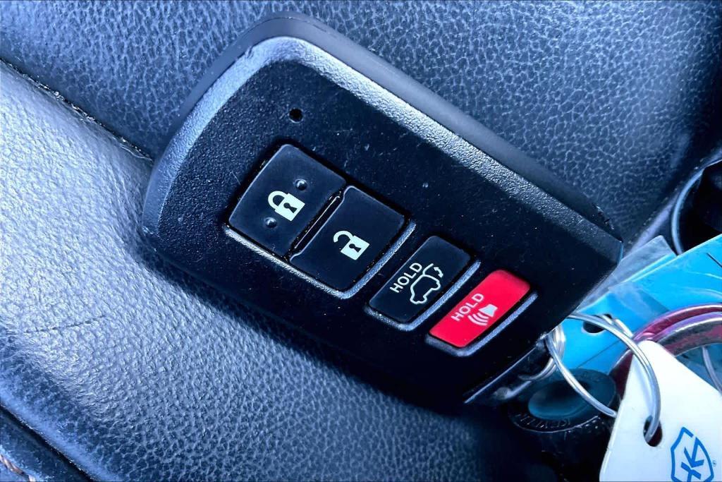 used 2016 Toyota Highlander car, priced at $18,950