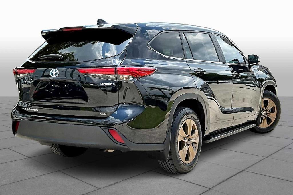 used 2023 Toyota Highlander Hybrid car, priced at $38,749
