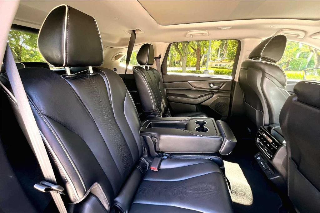 used 2023 Acura MDX car, priced at $44,488