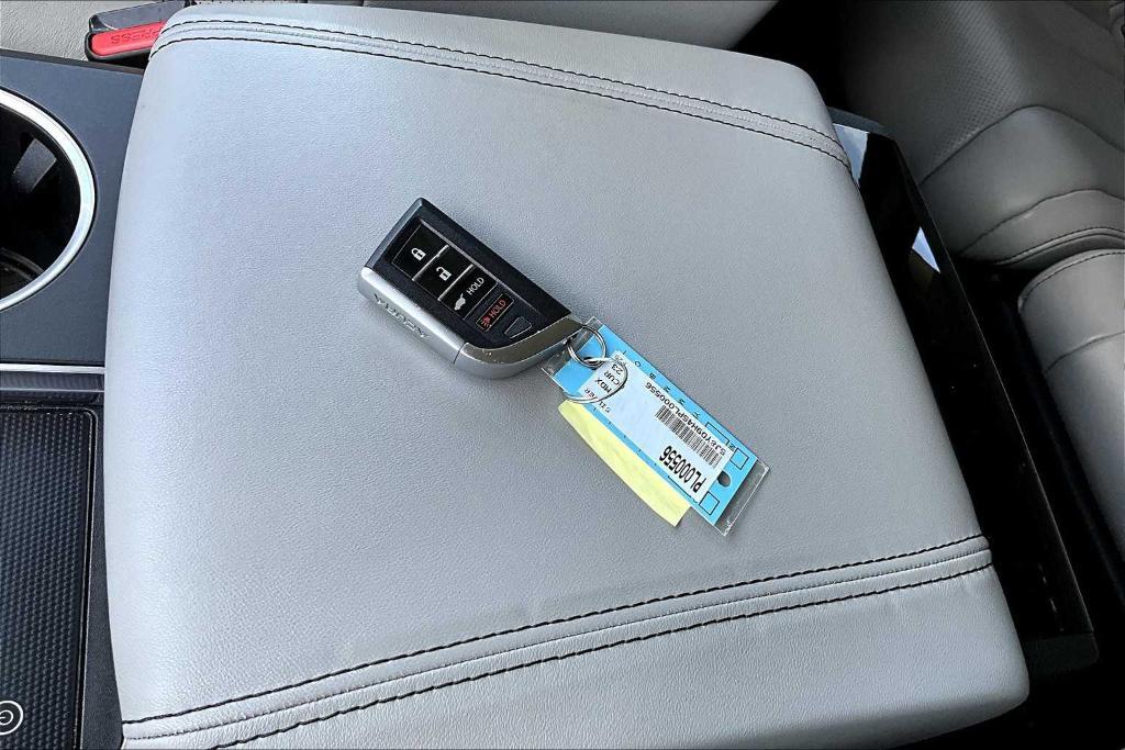 used 2023 Acura MDX car, priced at $38,887