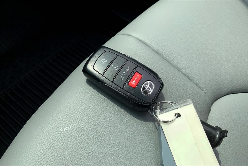 used 2024 Toyota Highlander car, priced at $36,891