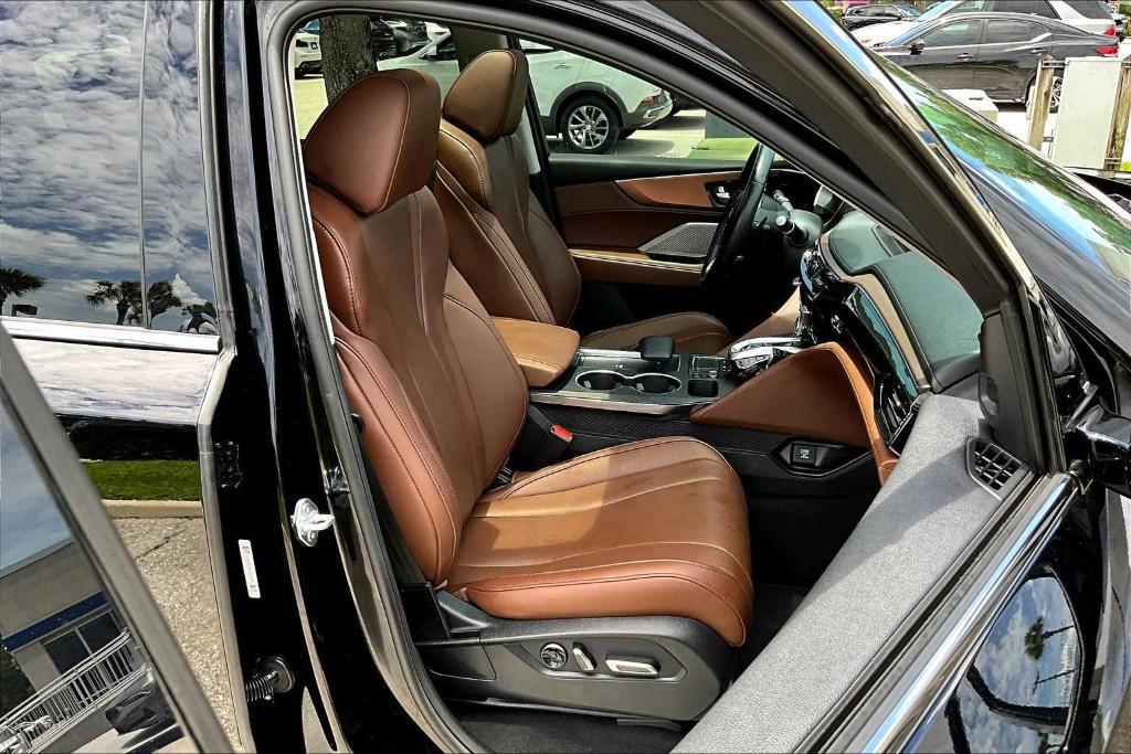 used 2023 Acura MDX car, priced at $43,156