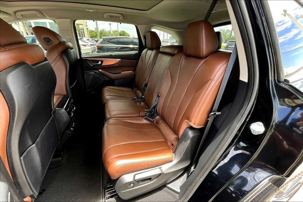 used 2023 Acura MDX car, priced at $43,156