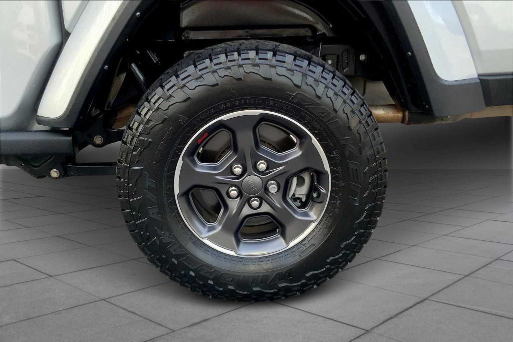 used 2022 Jeep Gladiator car, priced at $31,560