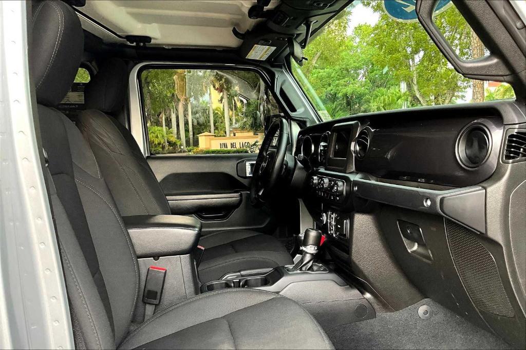 used 2022 Jeep Gladiator car, priced at $31,560