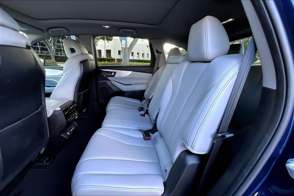 used 2024 Acura MDX car, priced at $41,950