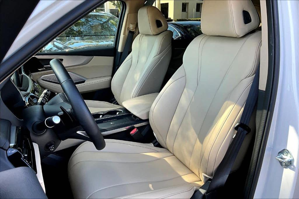 used 2025 Acura MDX car, priced at $50,950