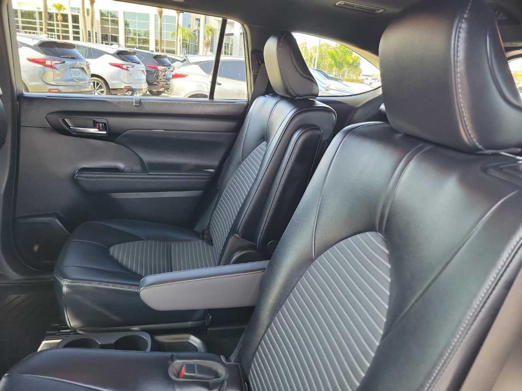 used 2023 Toyota Highlander car, priced at $37,250