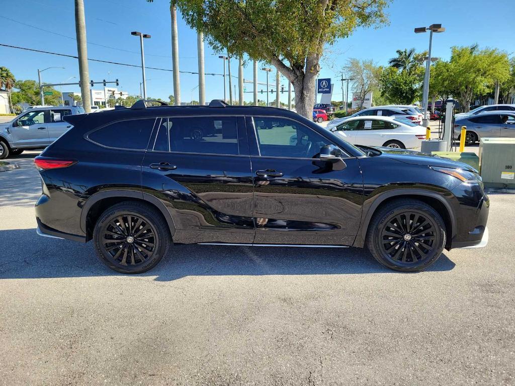 used 2023 Toyota Highlander car, priced at $37,250