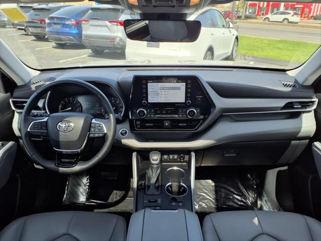 used 2021 Toyota Highlander car, priced at $35,940