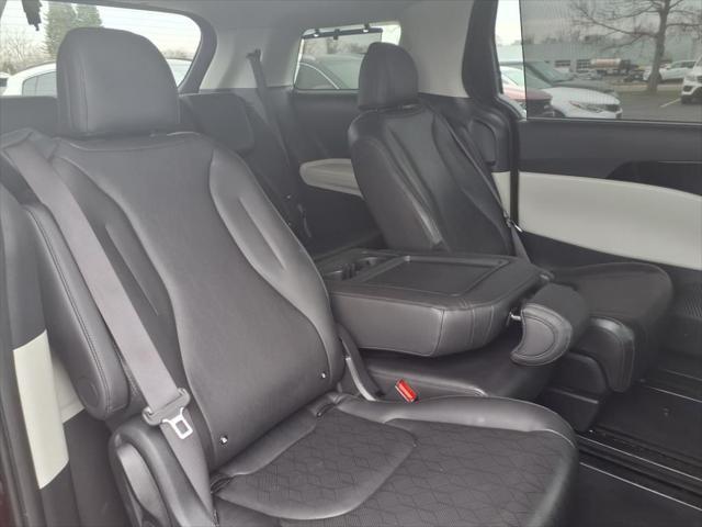 used 2024 Kia Carnival car