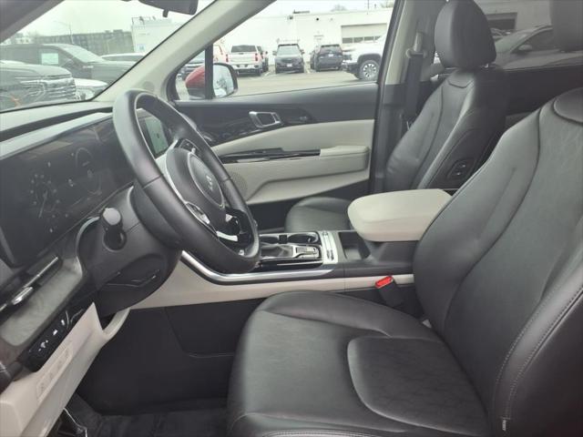 used 2024 Kia Carnival car