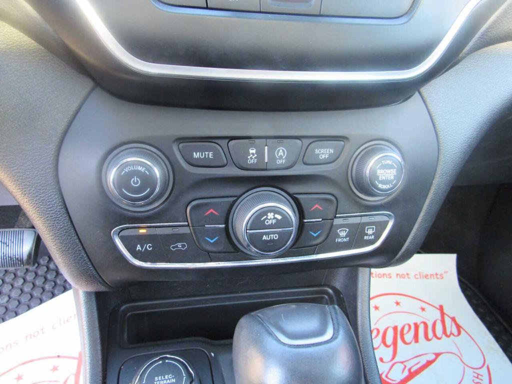 used 2019 Jeep Cherokee car, priced at $17,995