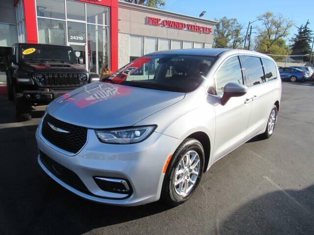 used 2023 Chrysler Pacifica car, priced at $26,995