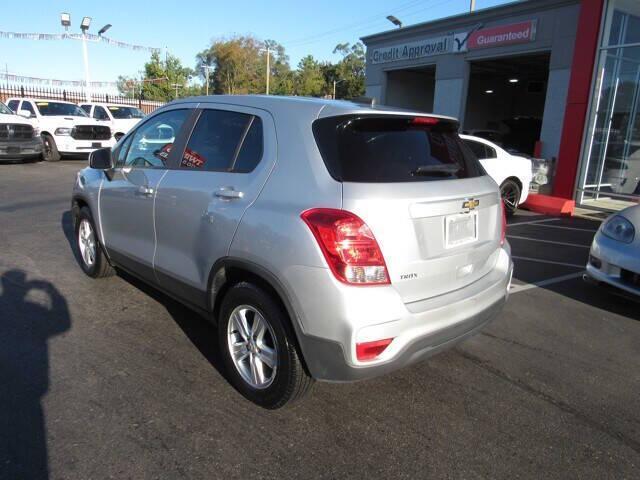 used 2020 Chevrolet Trax car, priced at $14,995