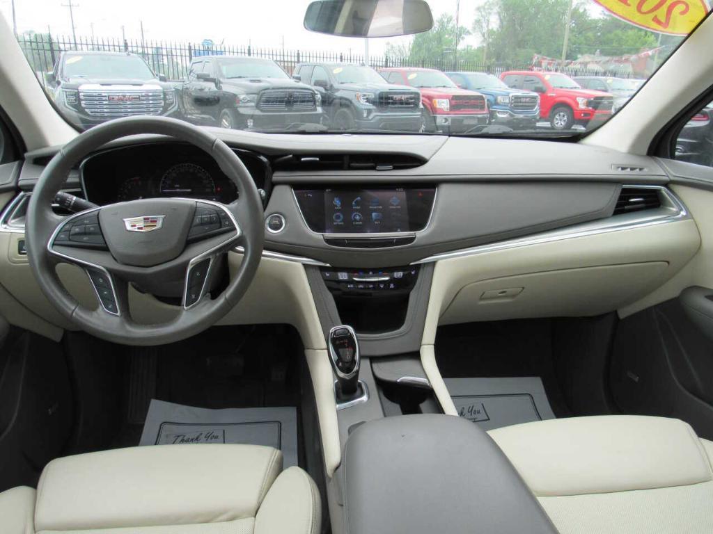 used 2017 Cadillac XT5 car, priced at $14,995