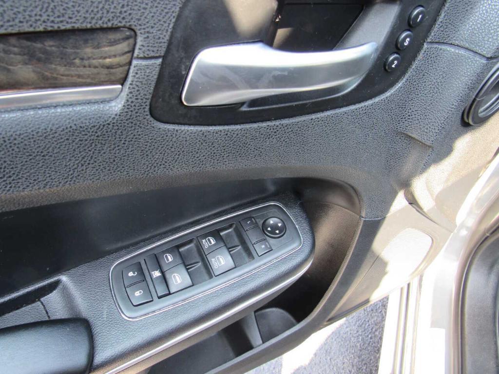 used 2019 Chrysler 300 car, priced at $13,995