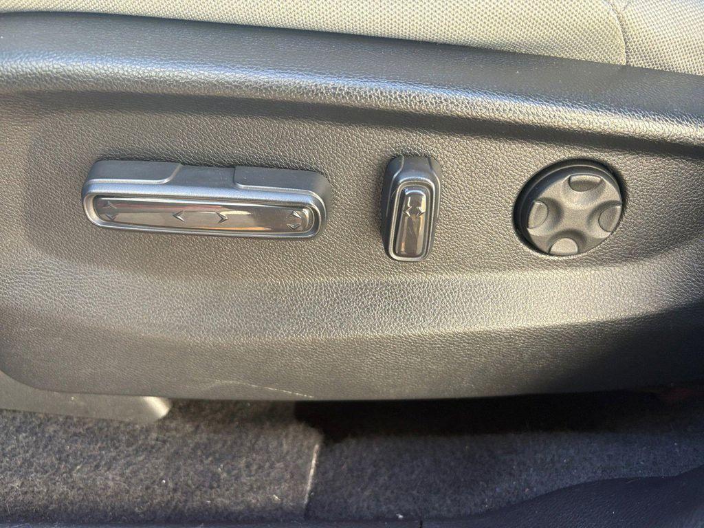 used 2021 Honda CR-V car, priced at $27,234