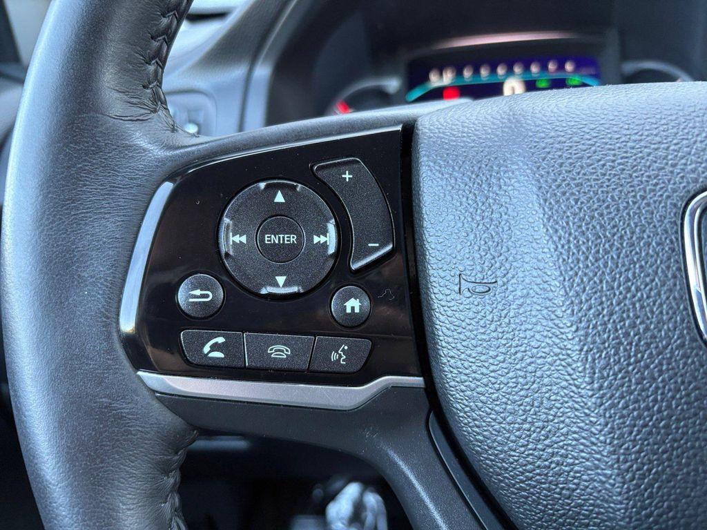 used 2022 Honda Pilot car, priced at $35,994