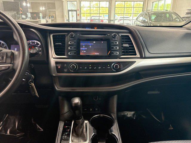 used 2016 Toyota Highlander car, priced at $19,592